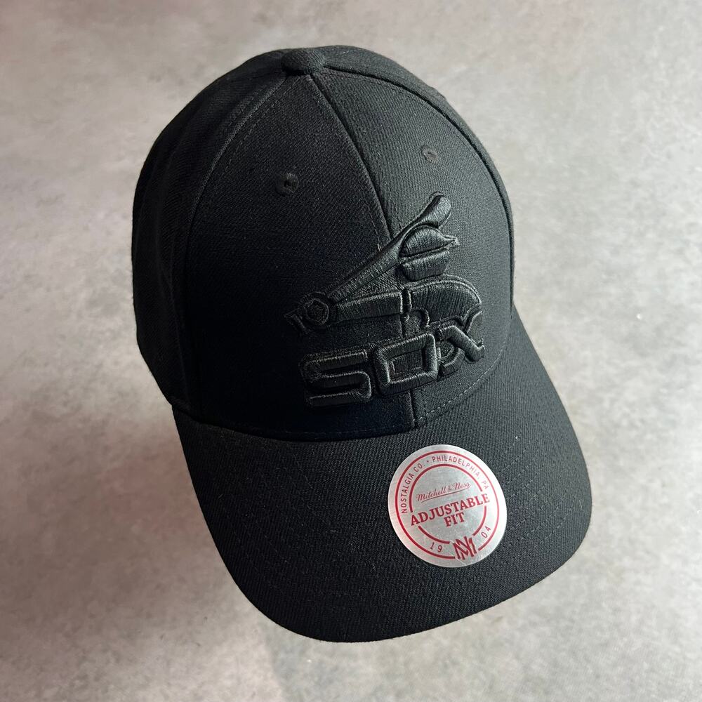 Chicago White Sox Team Classic Black Snapback Hat Mitchell & Ness One Size